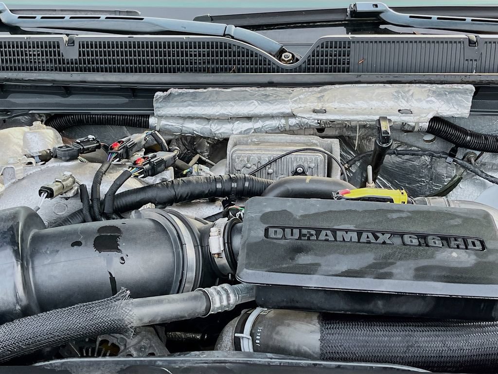 Used 2018 GMC Sierra 2500 Denali w/ Duramax Plus Package AWD/4WD image 30