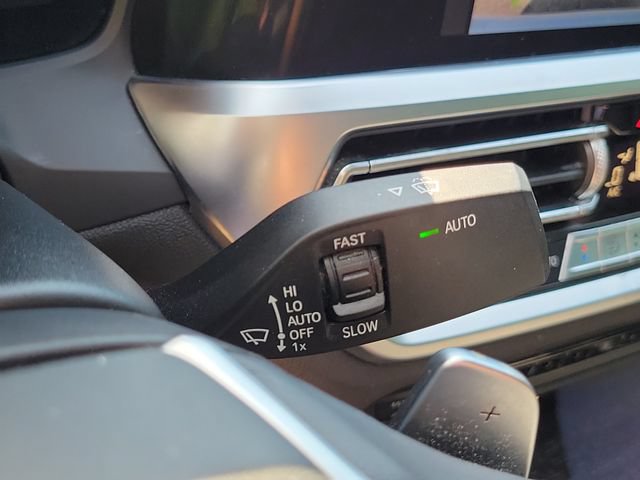 Used 2021 BMW 330i xDrive Sedan w/ Premium Package AWD/4WD image 16