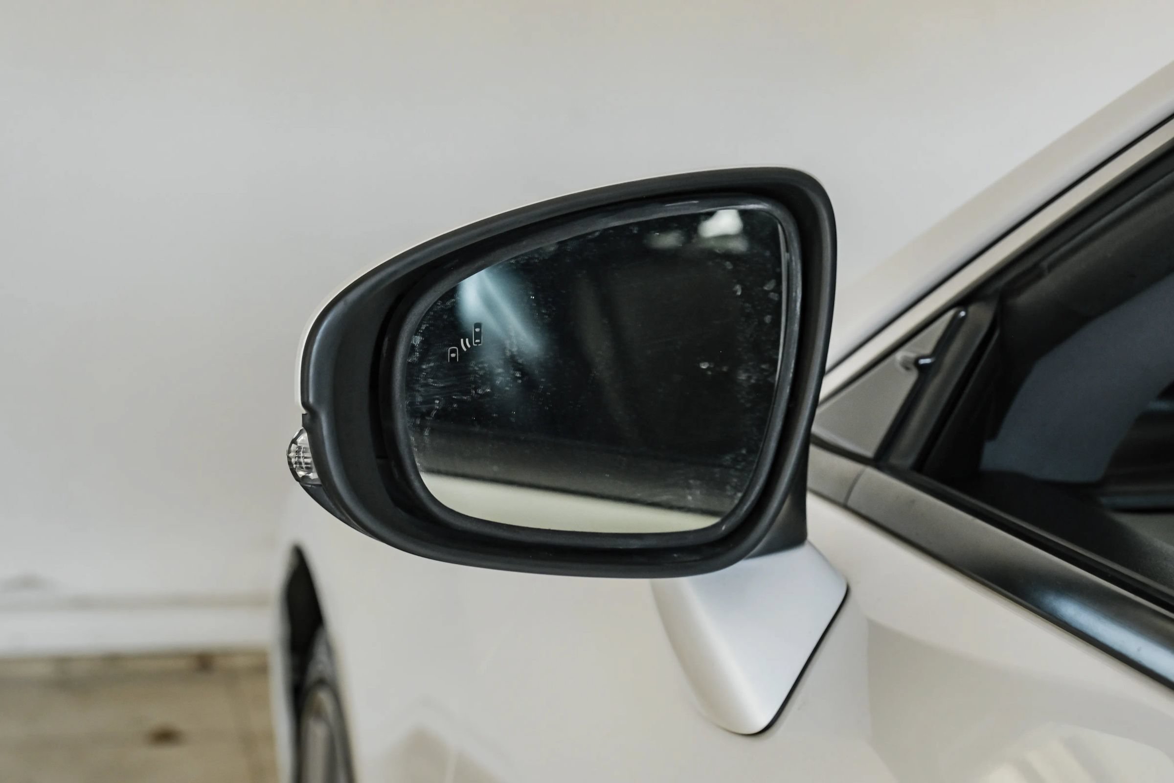 Used 2016 Lexus RC 350 w/ Luxury Package RWD image 32