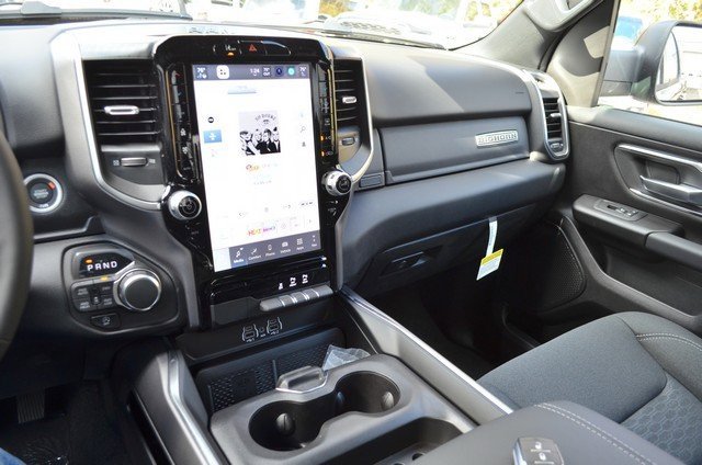 New 2026 RAM 1500 4x4 Crew Cab image 21