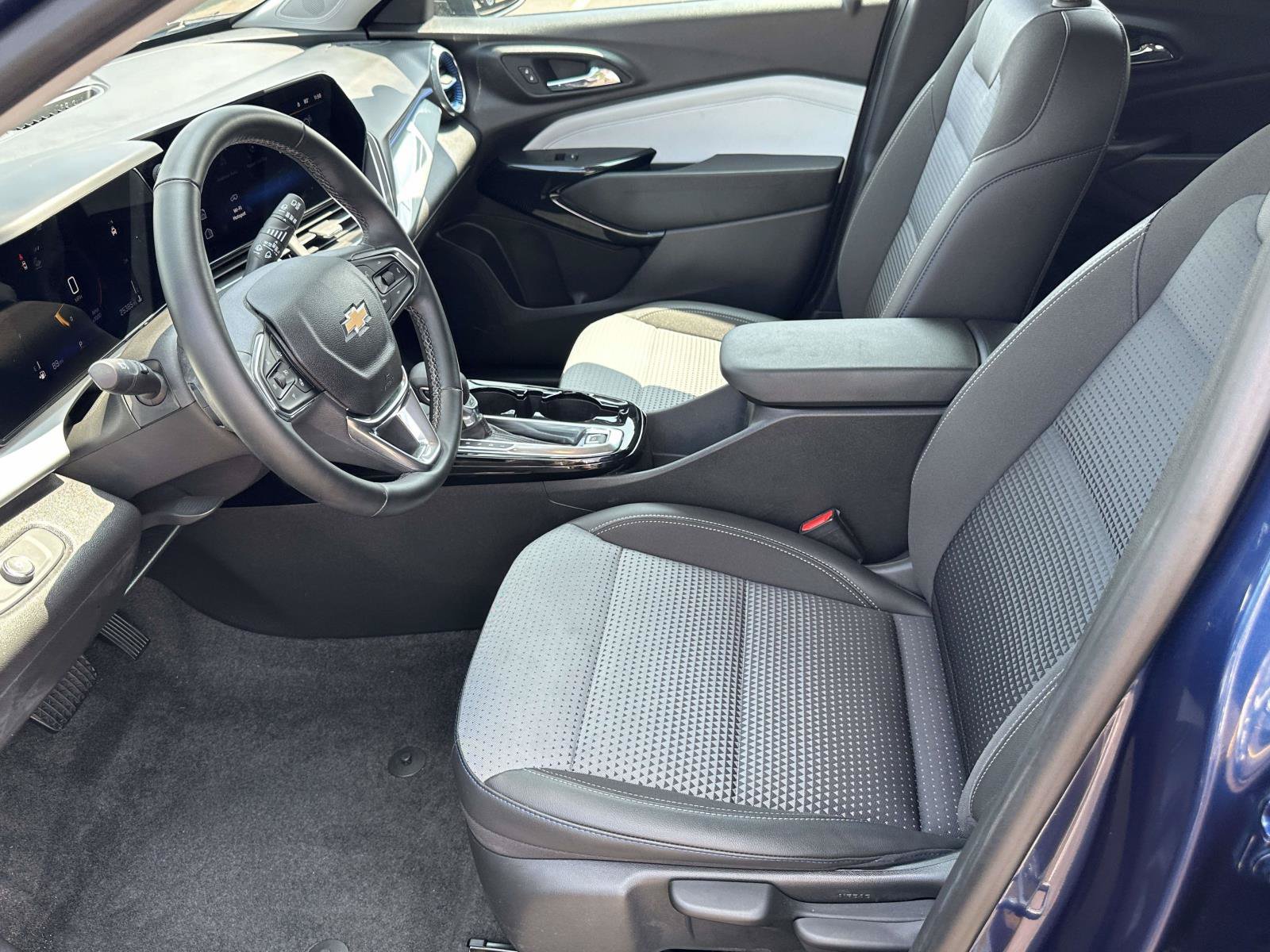 Certified 2024 Chevrolet Trax LT w/ Driver Confidence Package FWD image 17