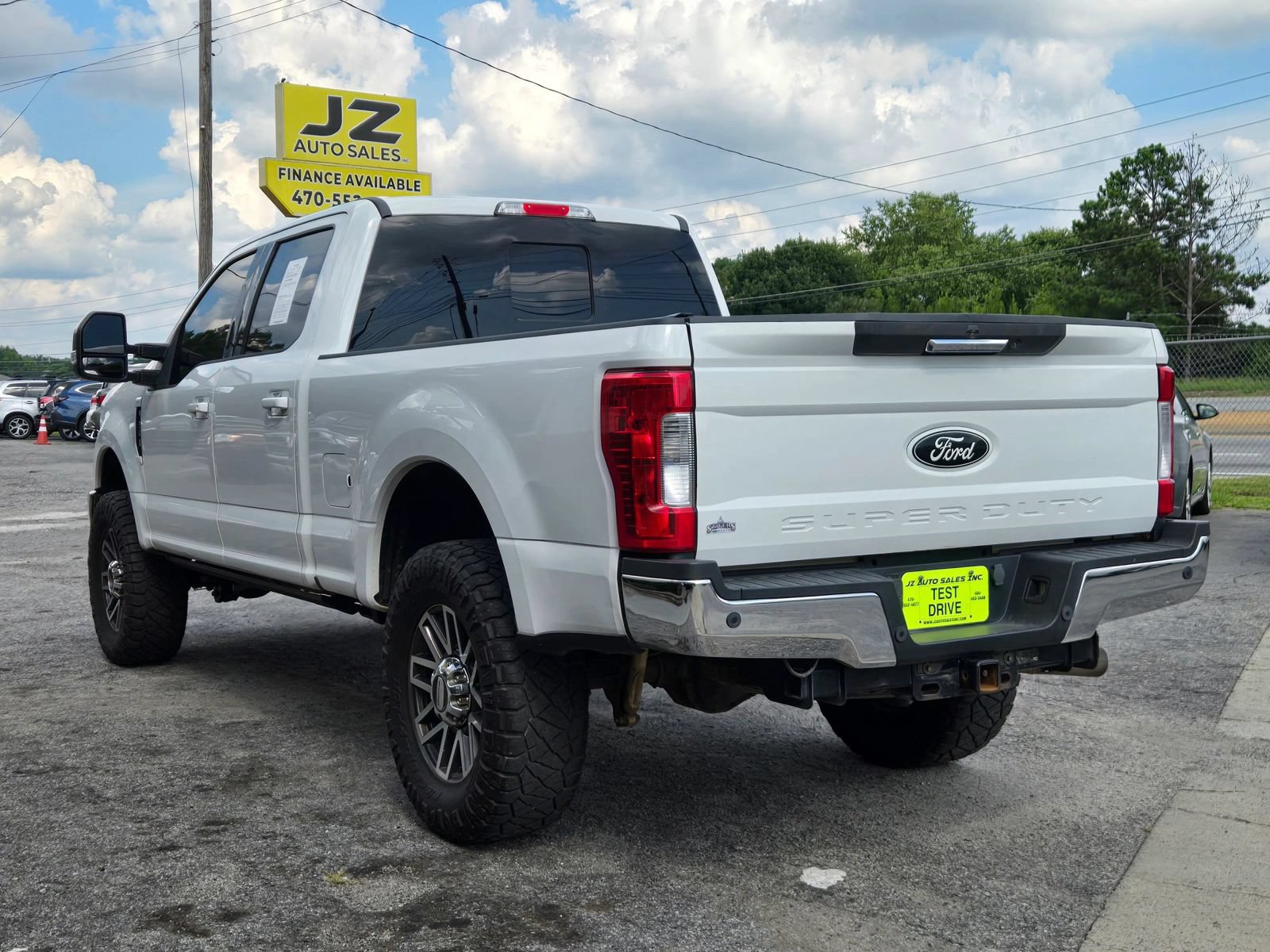 Used 2017 Ford F250 Lariat w/ Lariat Value Package AWD/4WD image 4