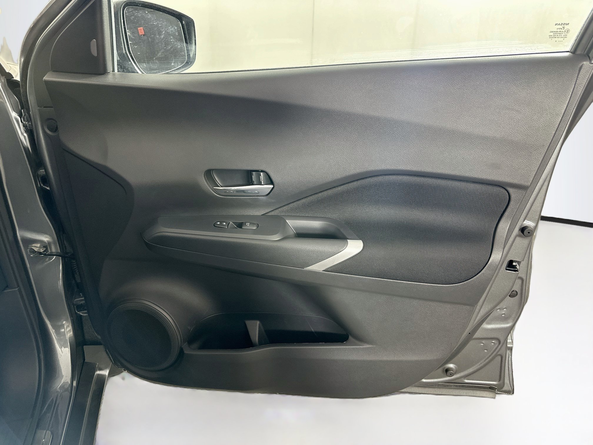 Used 2024 Nissan Kicks SV w/ Interior Electronics Package FWD image 29