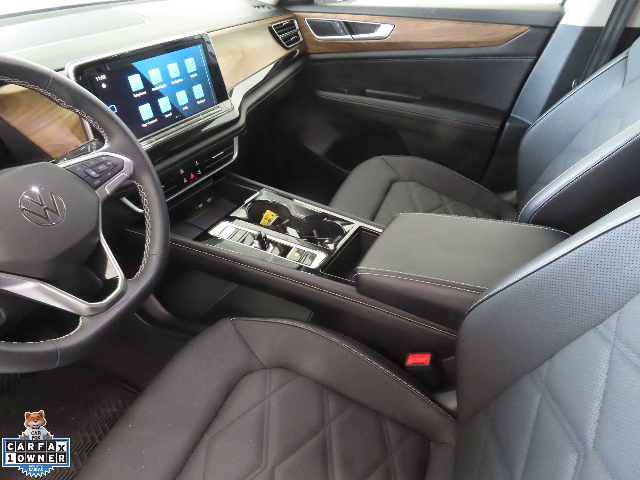 Used 2024 Volkswagen Atlas SE w/ Black Wheel Package FWD image 20