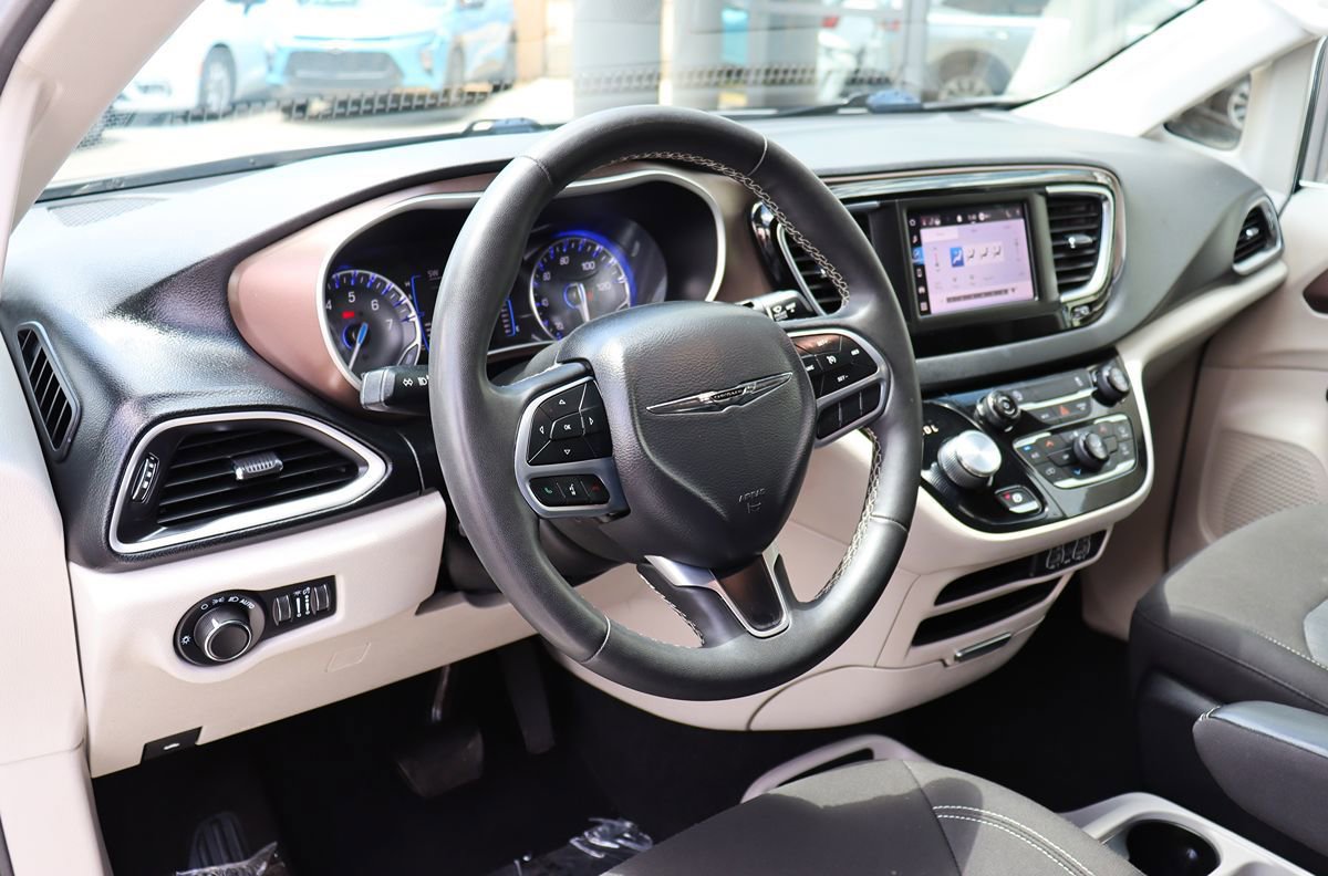 Used 2023 Chrysler Voyager LX FWD image 42