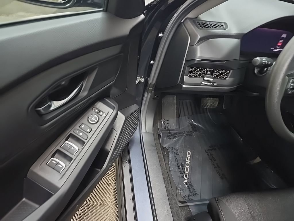 Certified 2025 Honda Accord SE image 28
