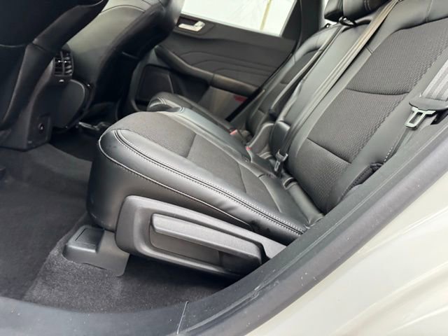 Certified 2025 Ford Escape SE image 11