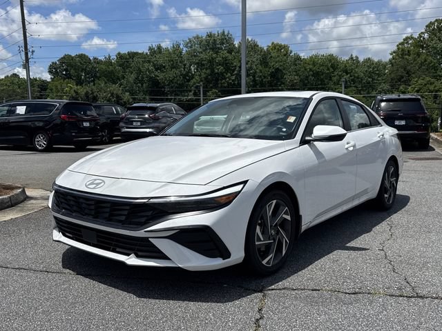 Certified 2025 Hyundai Elantra Limited FWD image 3