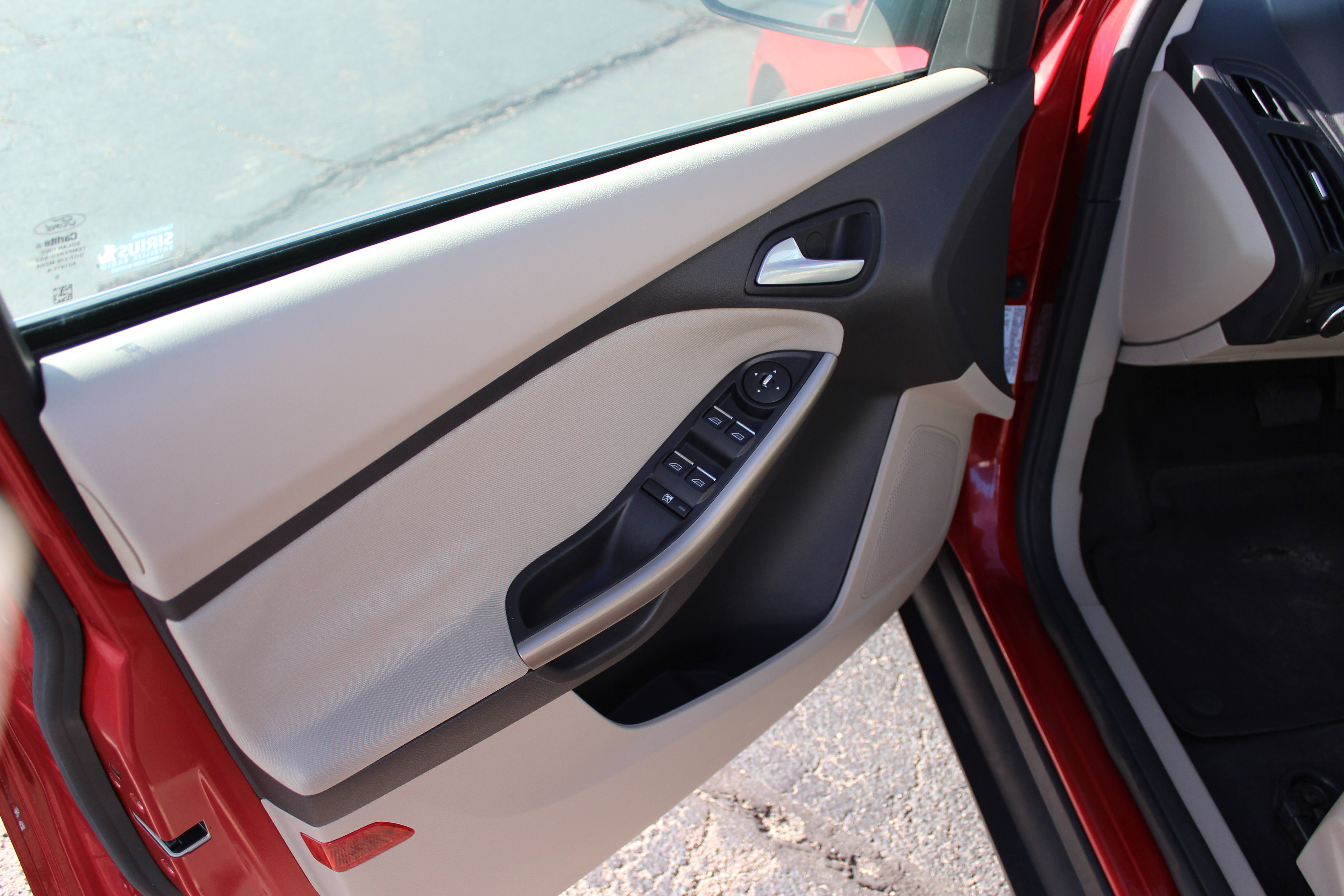 Used 2012 Ford Focus SEL image 14