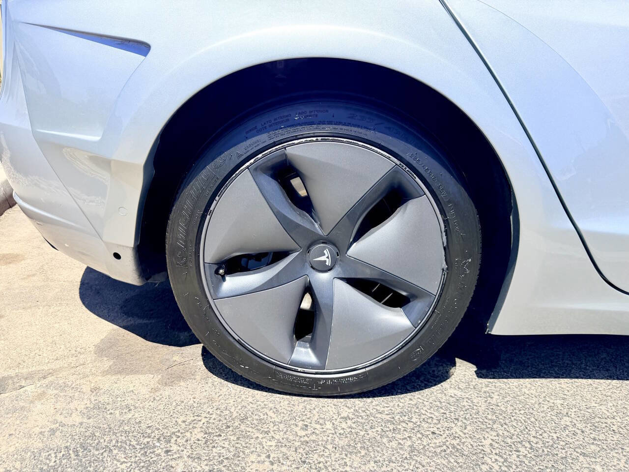 Used 2018 Tesla Model 3 Long Range RWD image 24