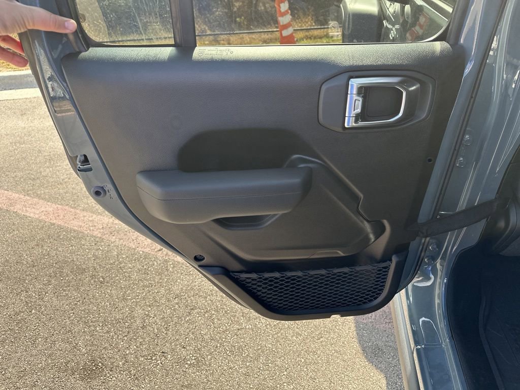 New 2026 Jeep Wrangler Unlimited Rubicon AWD/4WD image 17