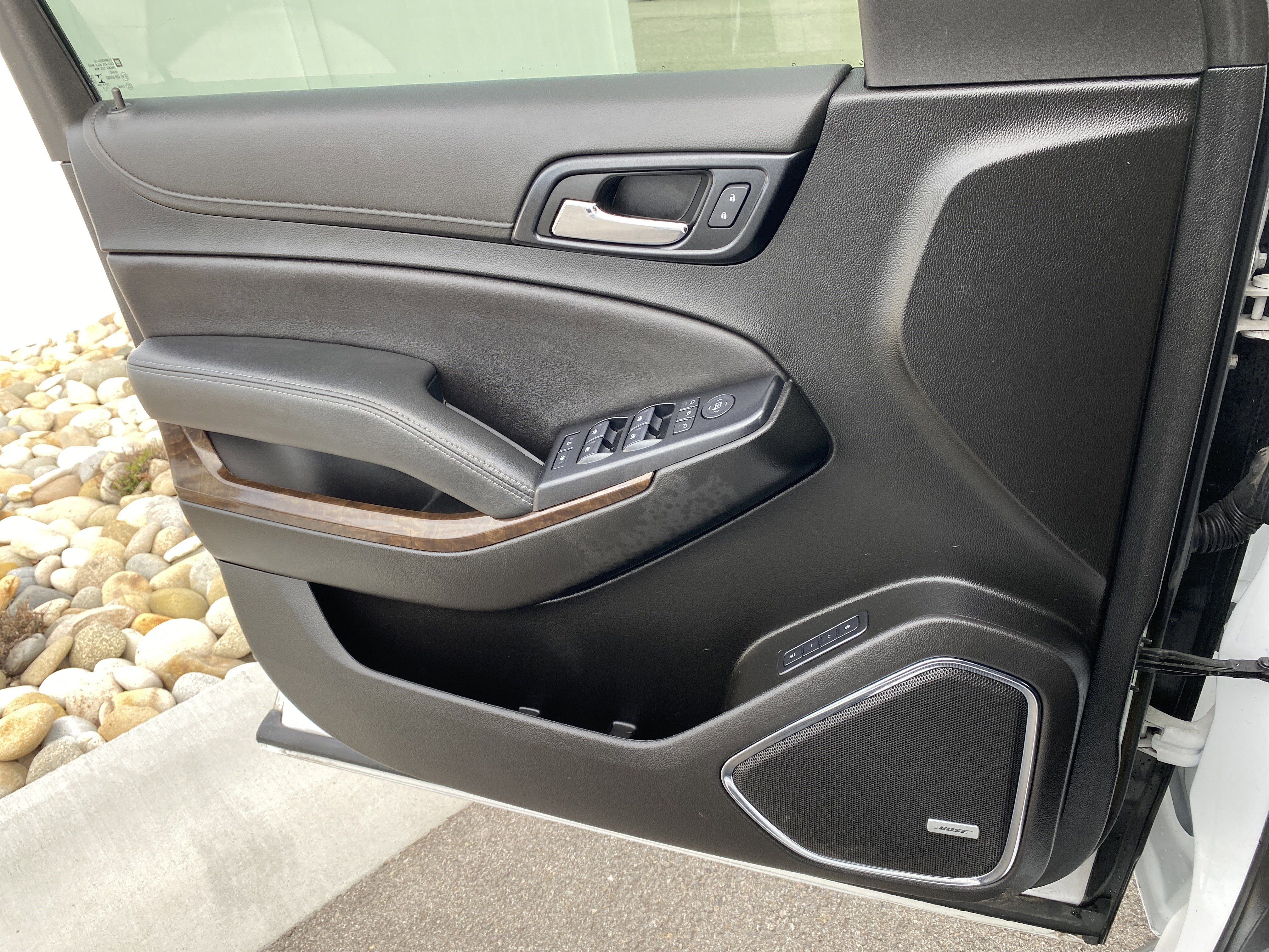 Used 2019 Chevrolet Suburban LT image 17