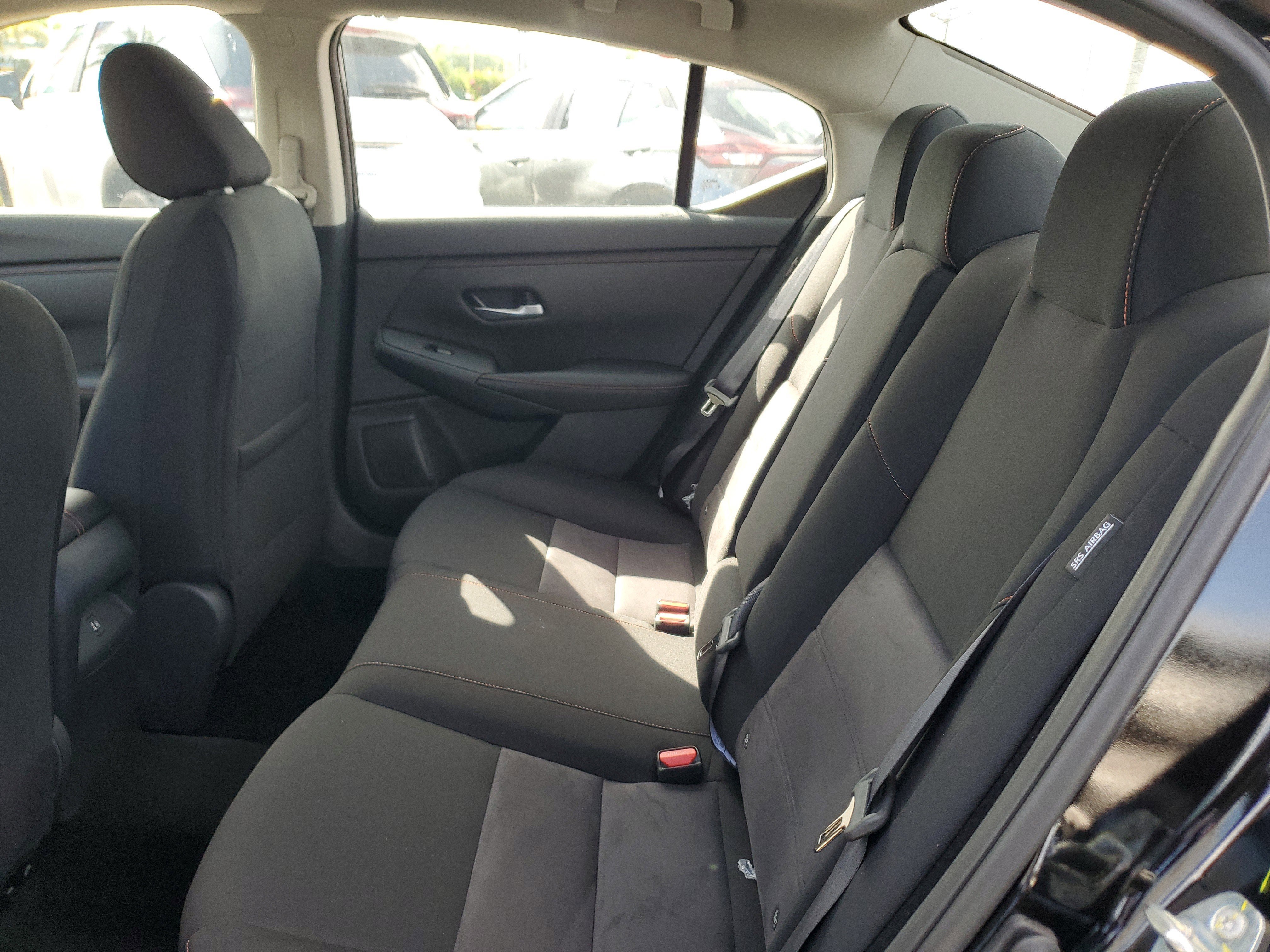 New 2025 Nissan Sentra SR w/ Midnight Edition FWD image 17
