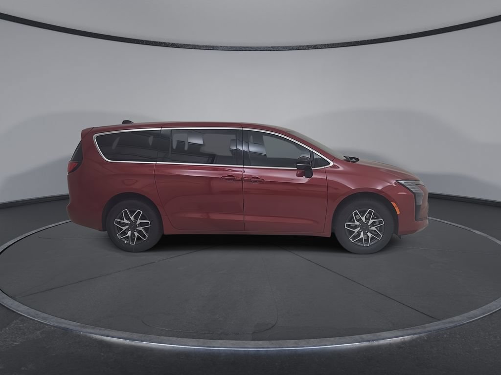 New 2027 Chrysler Pacifica Limited AWD/4WD image 17