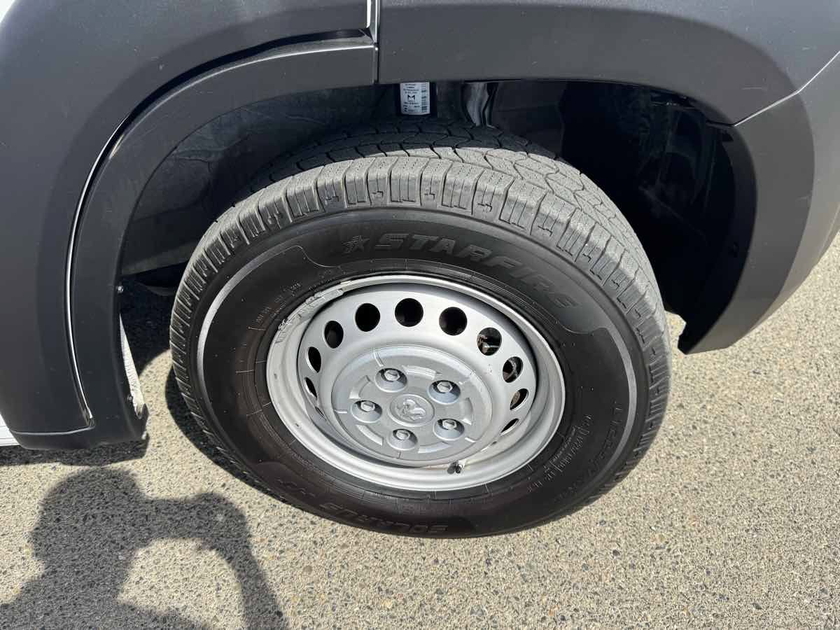 Used 2025 RAM ProMaster 2500 FWD image 39