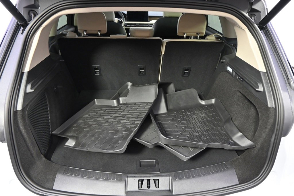 New 2025 Lincoln Corsair Reserve w/ Towing Package image 17