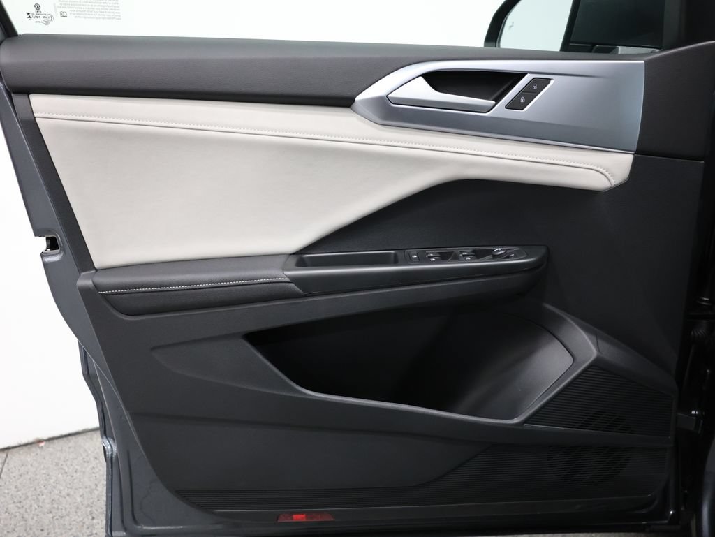 New 2026 Volkswagen Taos SE AWD/4WD image 12