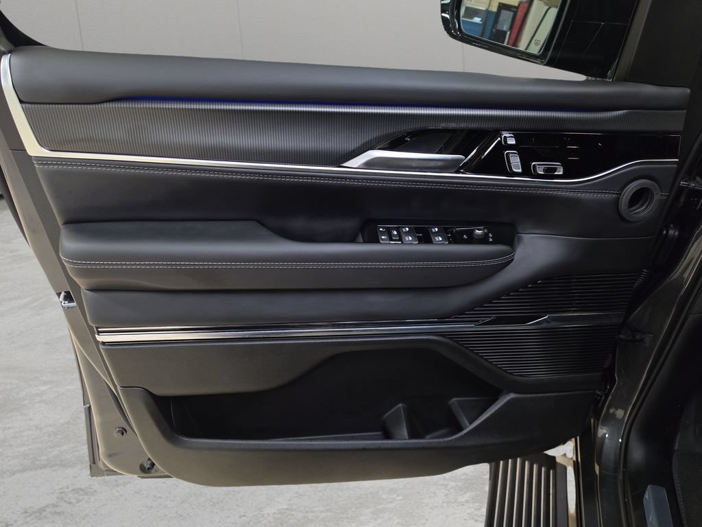 New 2026 Jeep Grand Wagoneer Summit AWD/4WD image 14