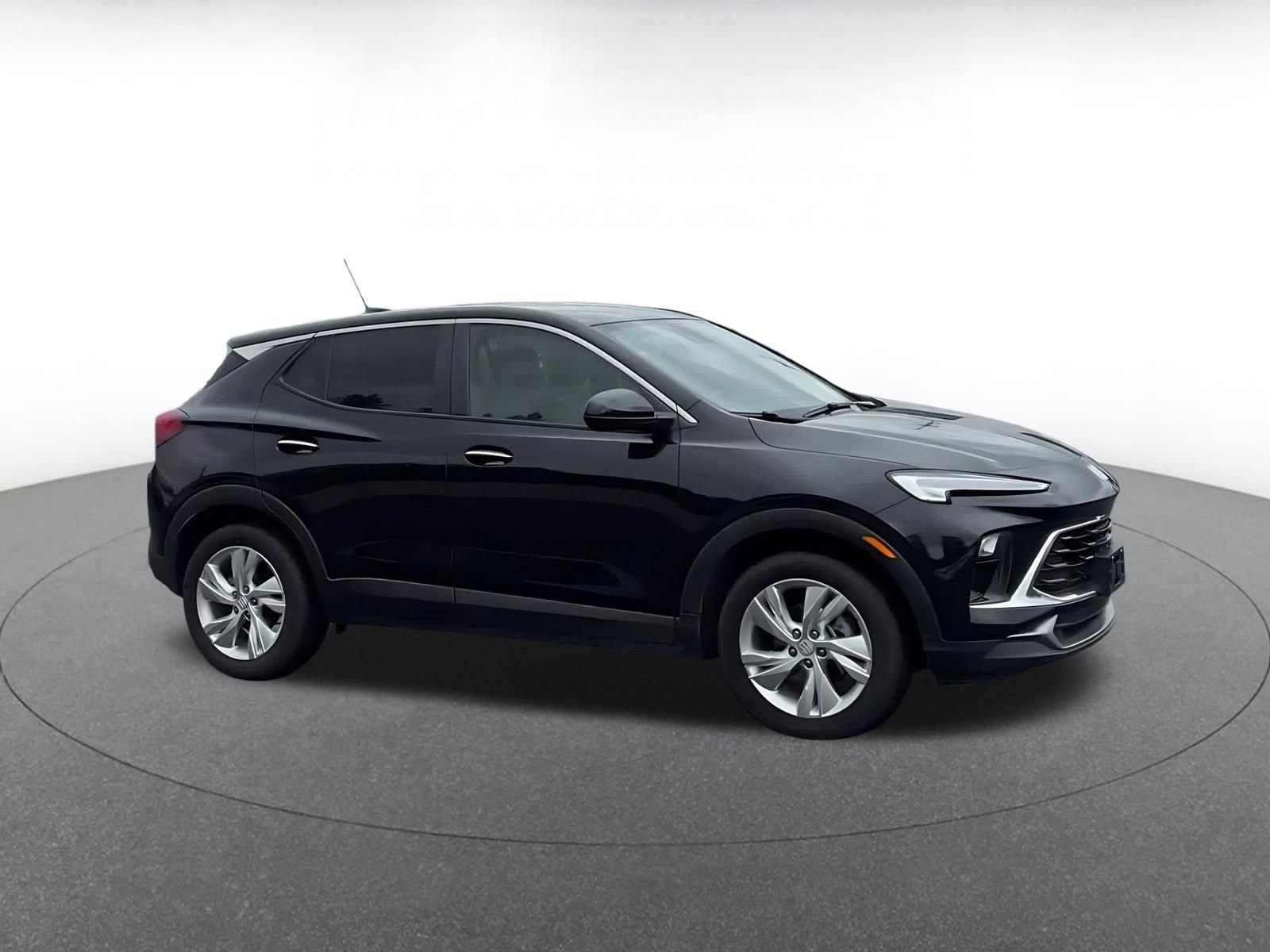 Used 2025 Buick Encore GX Preferred image 2