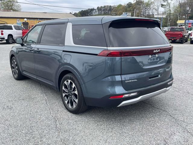Used 2024 Kia Carnival EX image 6