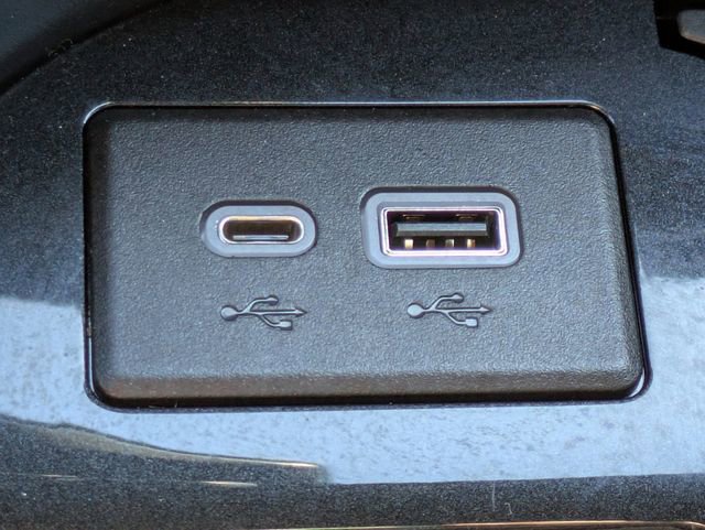 Used 2023 Cadillac Escalade Sport Platinum w/ LPO, ONYX Package image 23