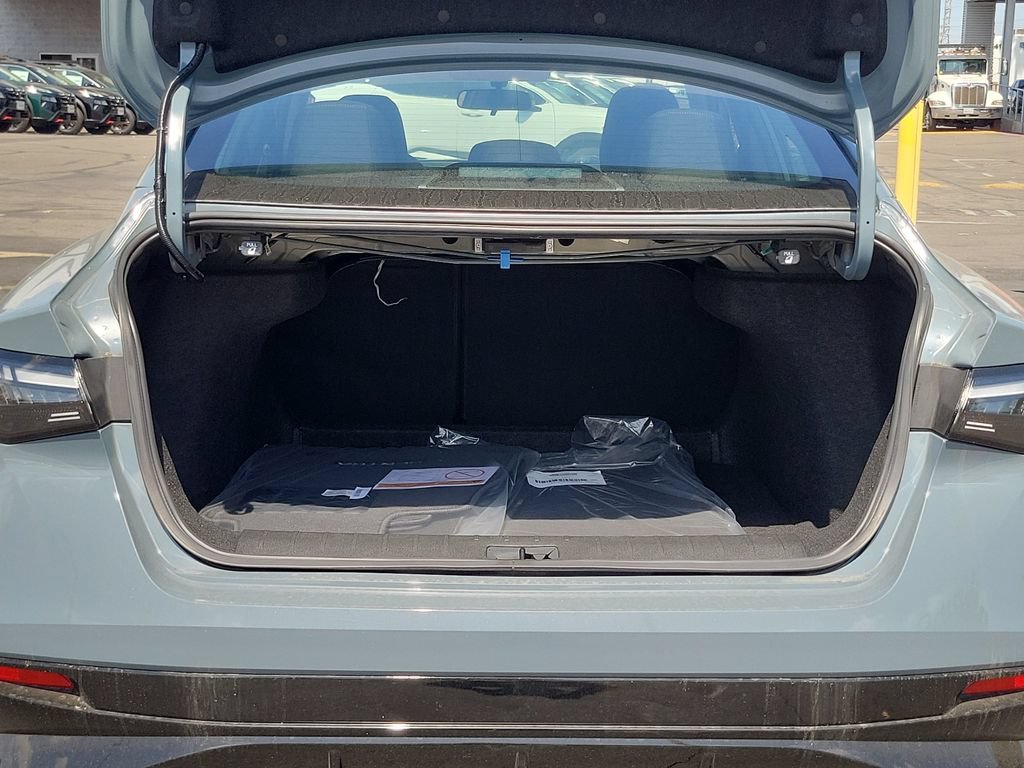 New 2027 Nissan Sentra SR w/ Floor Mat Package FWD image 15