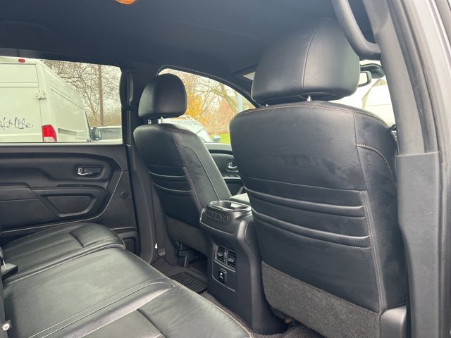 Used 2018 Nissan Titan SL w/ Midnight Edition image 14