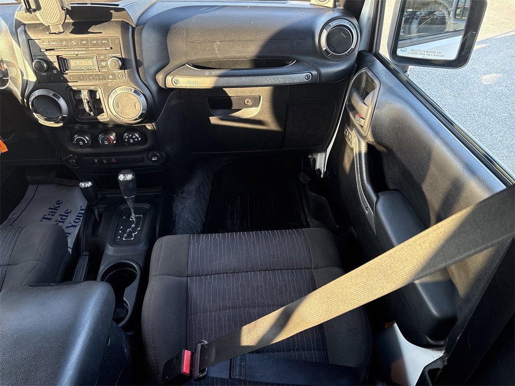 Used 2012 Jeep Wrangler Unlimited Sport image 19