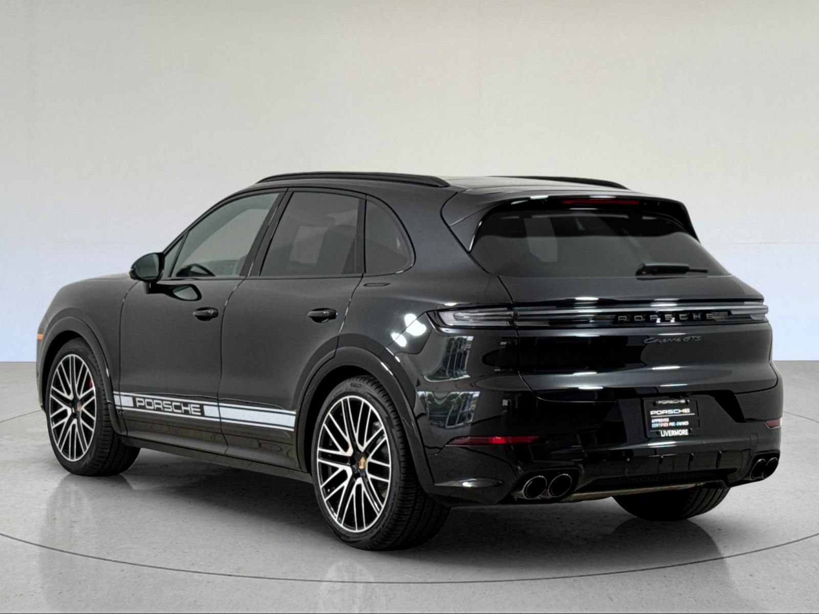 Certified 2026 Porsche Cayenne GTS AWD/4WD image 3
