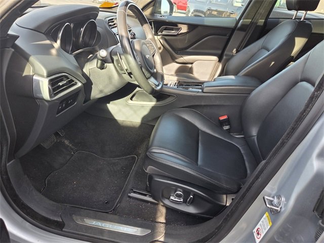 Used 2020 Jaguar F-PACE Premium image 9