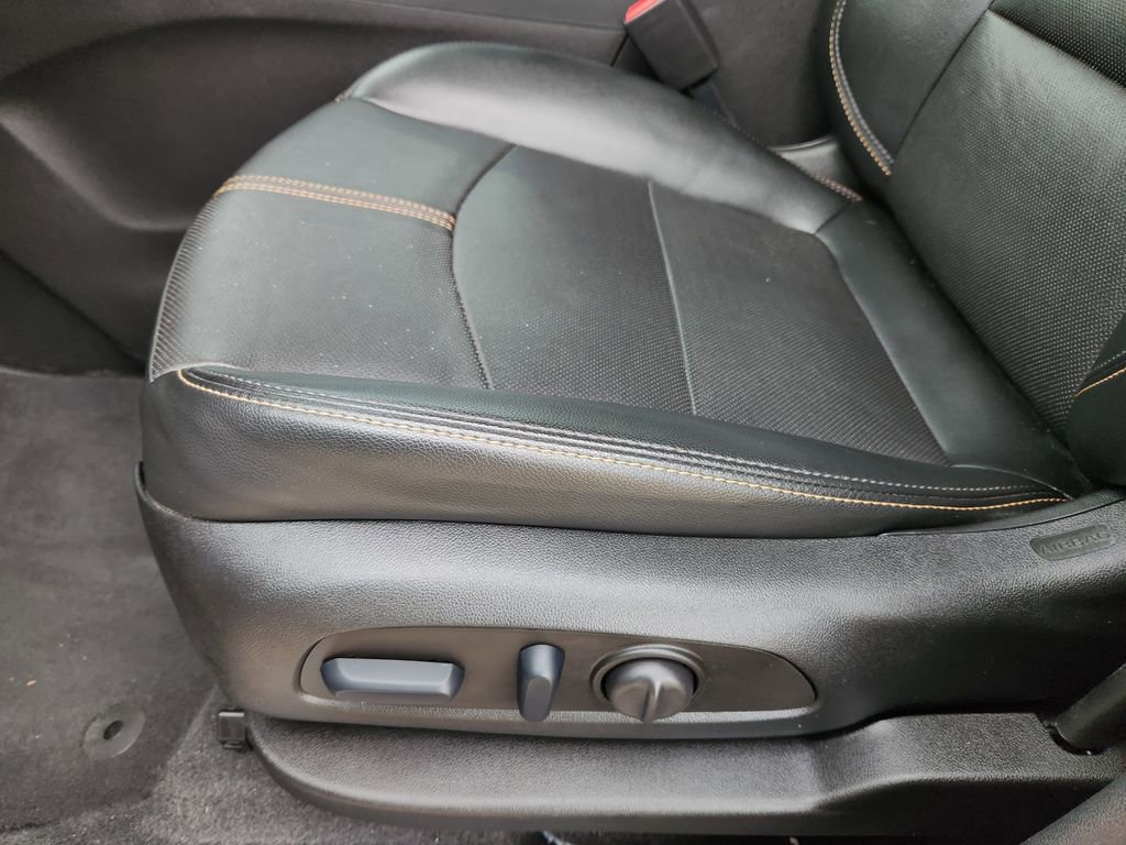 Used 2023 Chevrolet Equinox Premier image 30