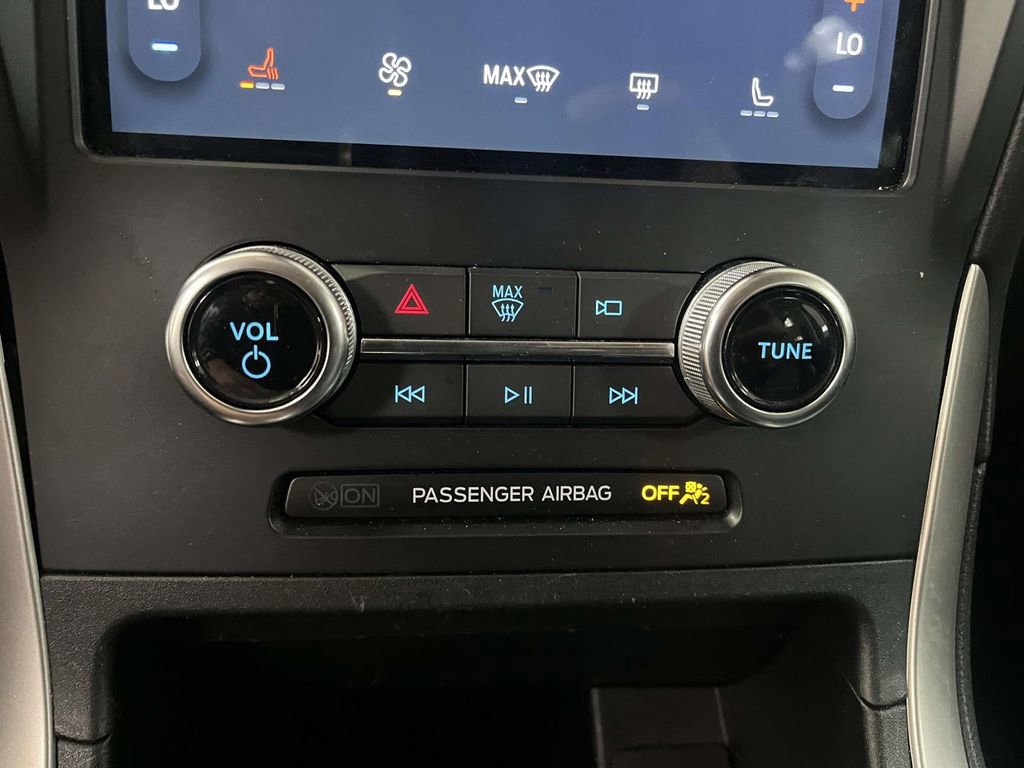 Used 2024 Ford Edge SEL image 20