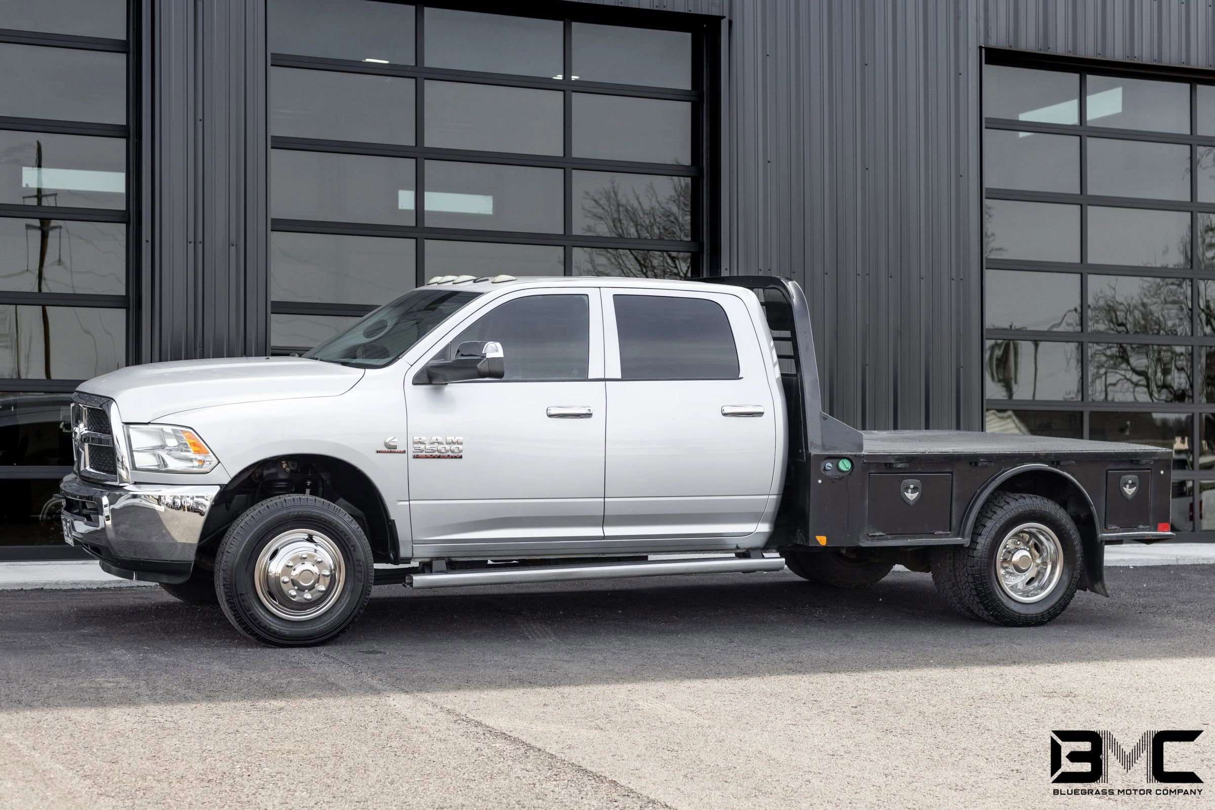 Used 2017 RAM 3500 Tradesman w/ Chrome Appearance Group image 3