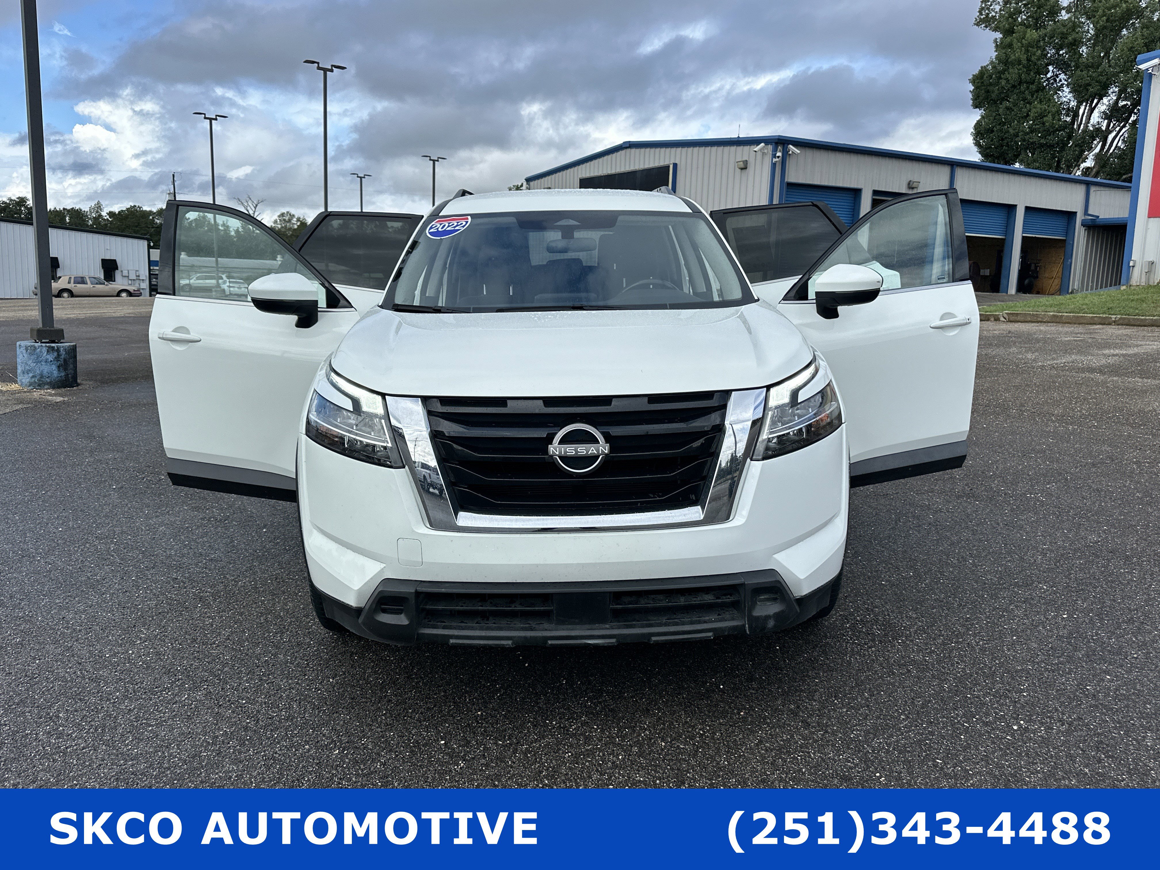 Used 2022 Nissan Pathfinder SV image 29