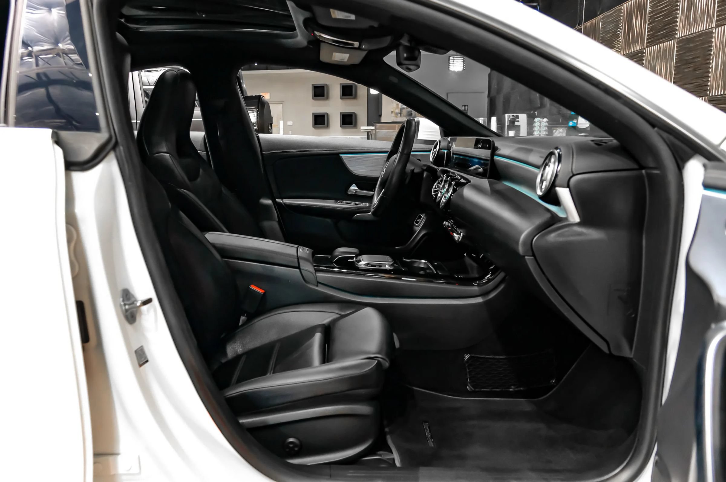 Used 2020 Mercedes-Benz CLA 250 image 34