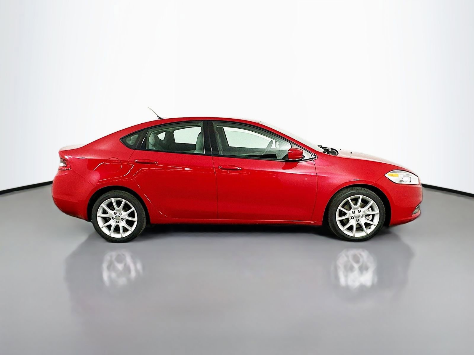 Used 2013 Dodge Dart SXT w/ Popular Equipment Group FWD image 8