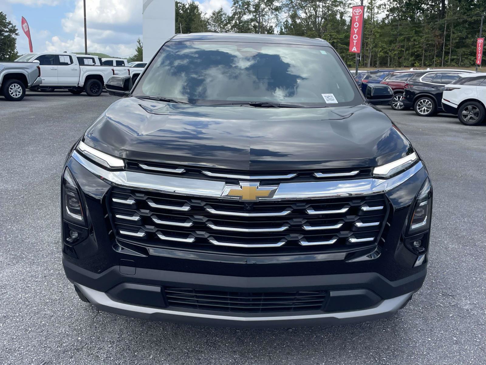 Used 2026 Chevrolet Equinox LT w/ Safety and Technology Package FWD image 6
