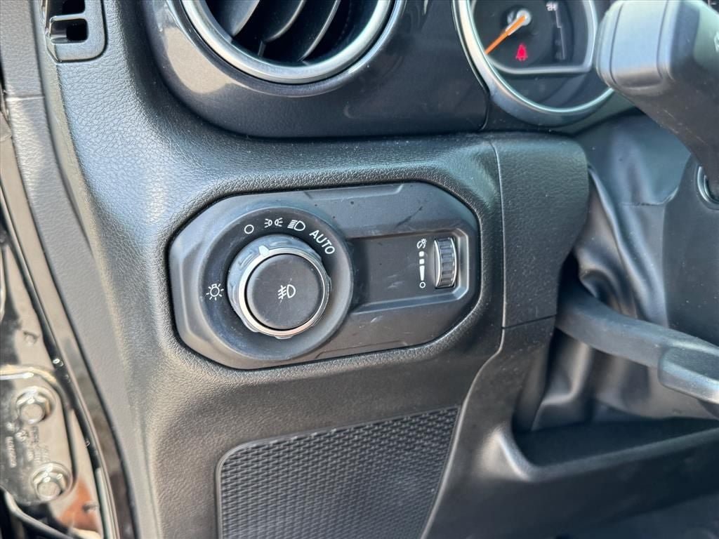 Used 2023 Jeep Wrangler Unlimited Sahara AWD/4WD image 20