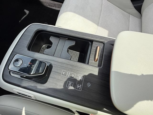 Certified 2024 Nissan Ariya FWD image 23