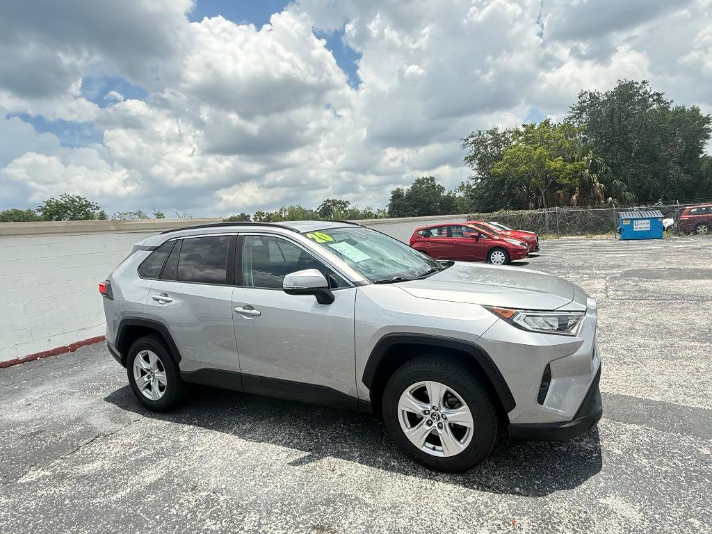 Used 2020 Toyota RAV4 XLE FWD image 3