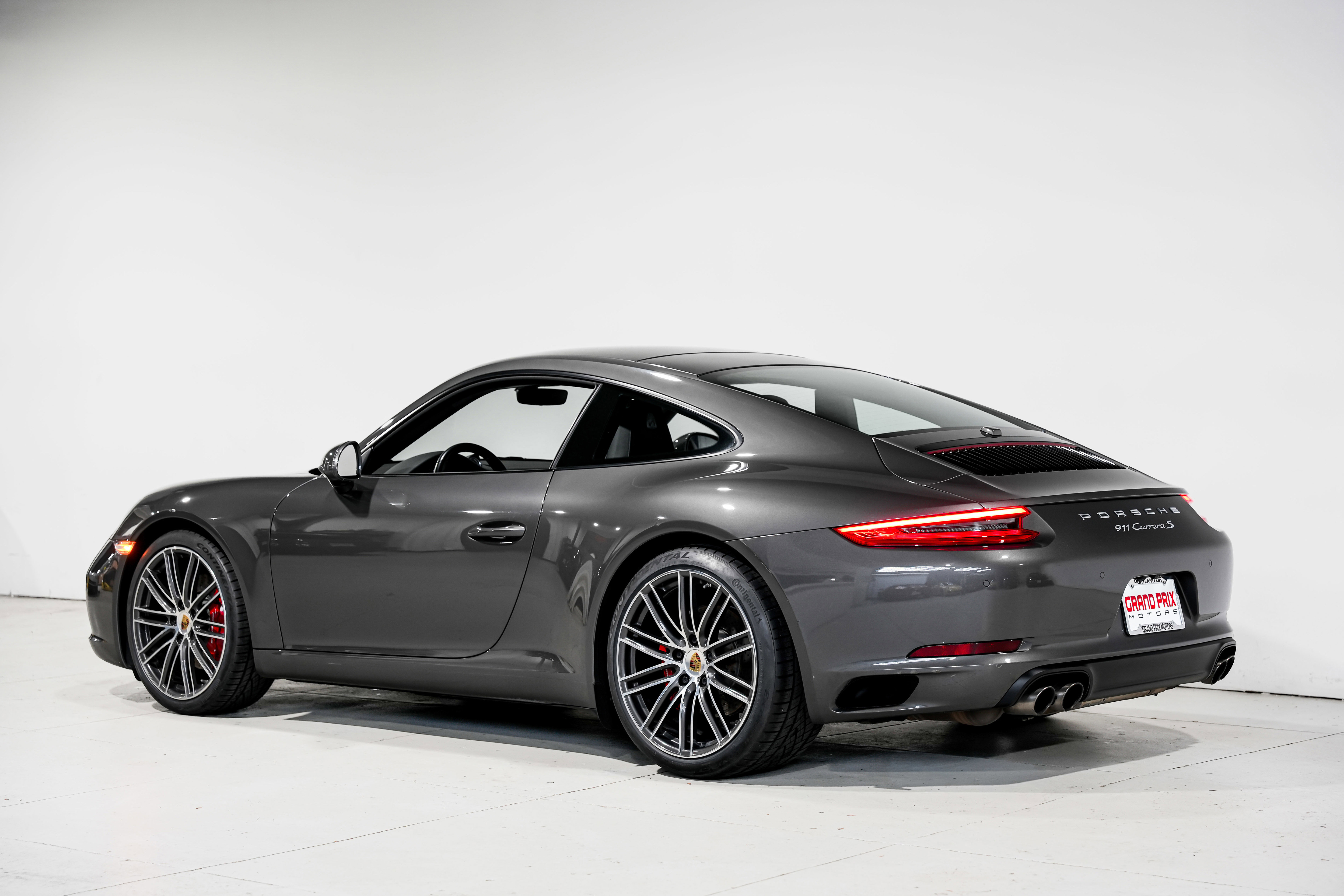 Used 2017 Porsche 911 Carrera S image 8