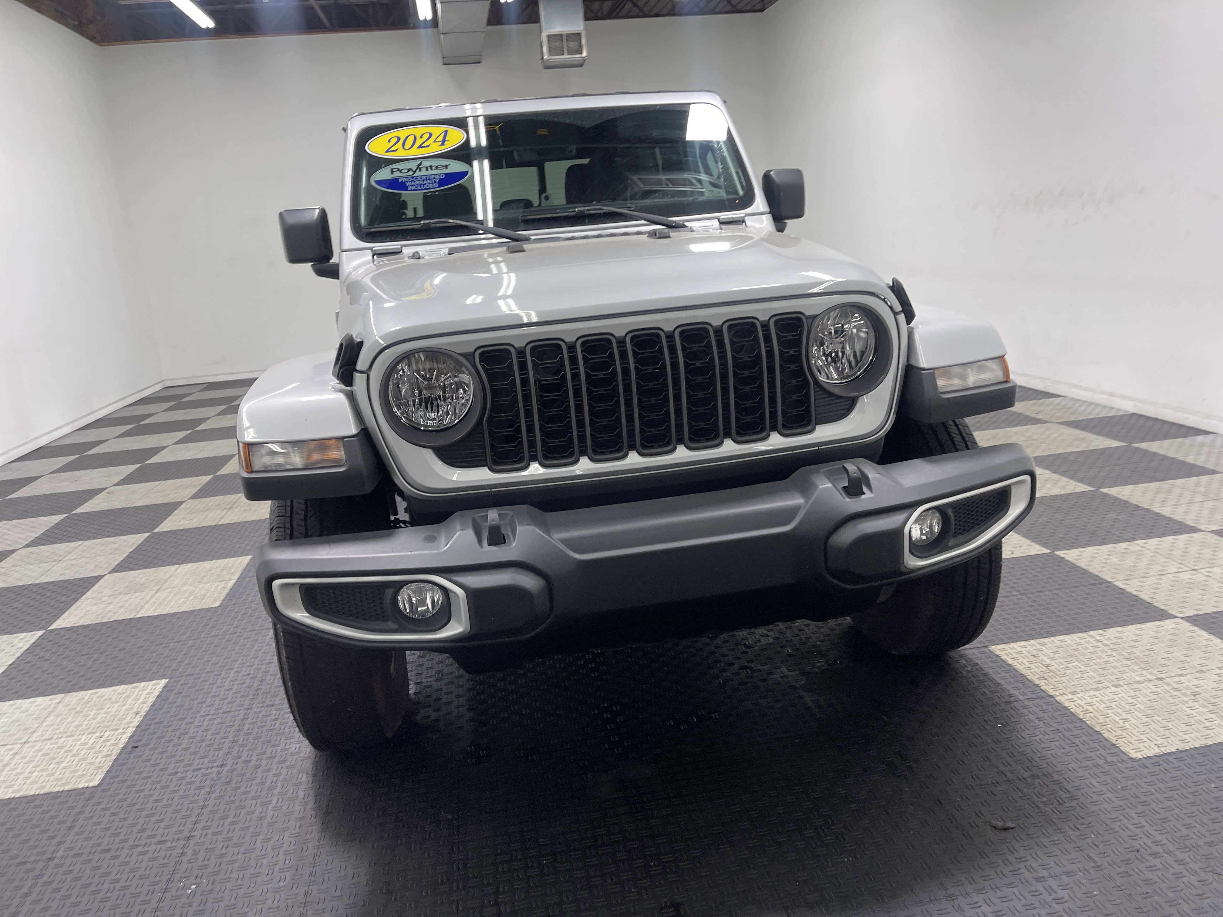 Used 2024 Jeep Gladiator Sport image 7