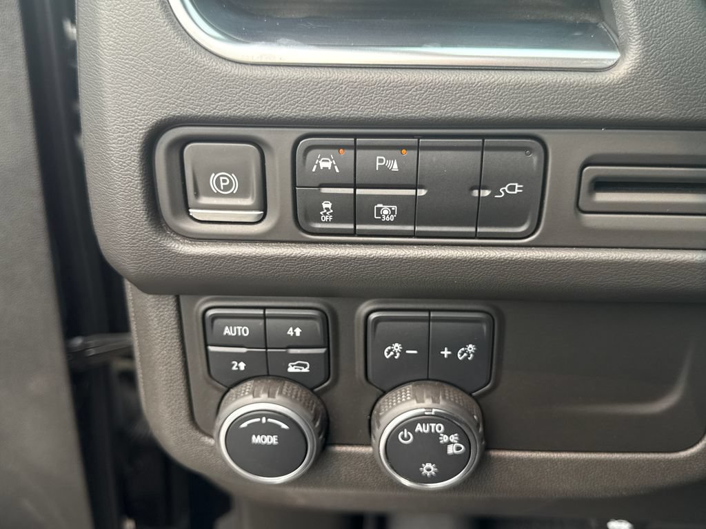 Certified 2022 Chevrolet Tahoe LT w/ LT Signature Plus Package AWD/4WD image 19