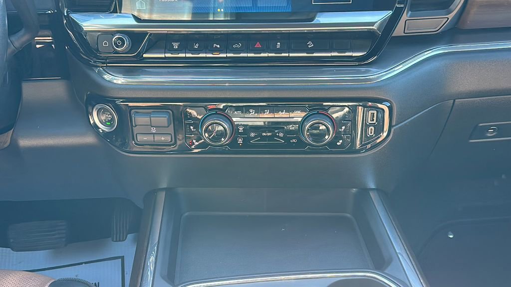 Used 2024 Chevrolet Silverado 2500 High Country w/ High Country Premium Package image 21