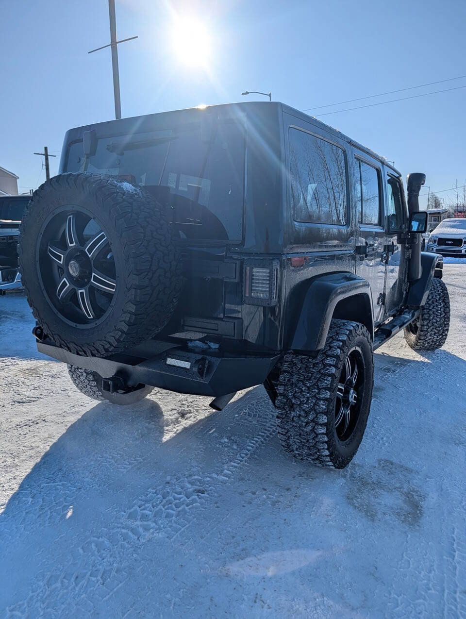 Used 2011 Jeep Wrangler Unlimited 70th Anniversary w/ Connectivity Group image 18