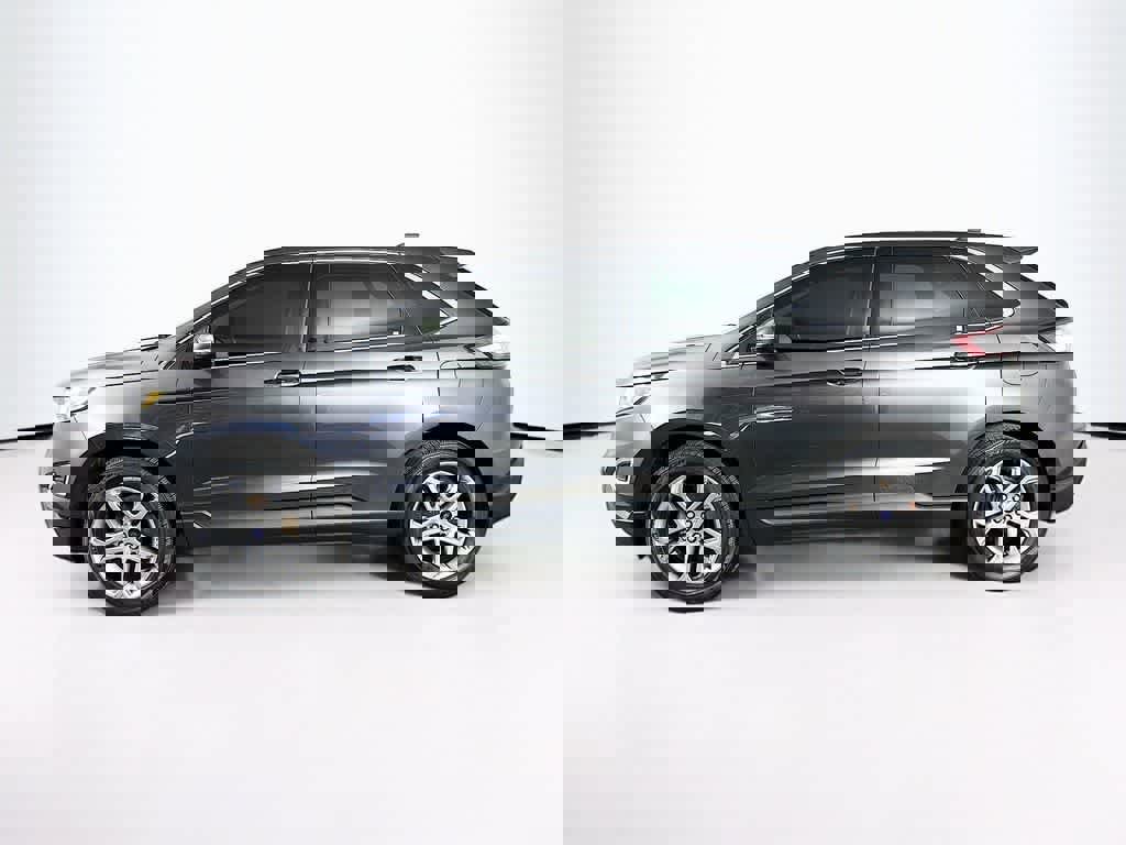 Used 2017 Ford Edge Titanium image 3