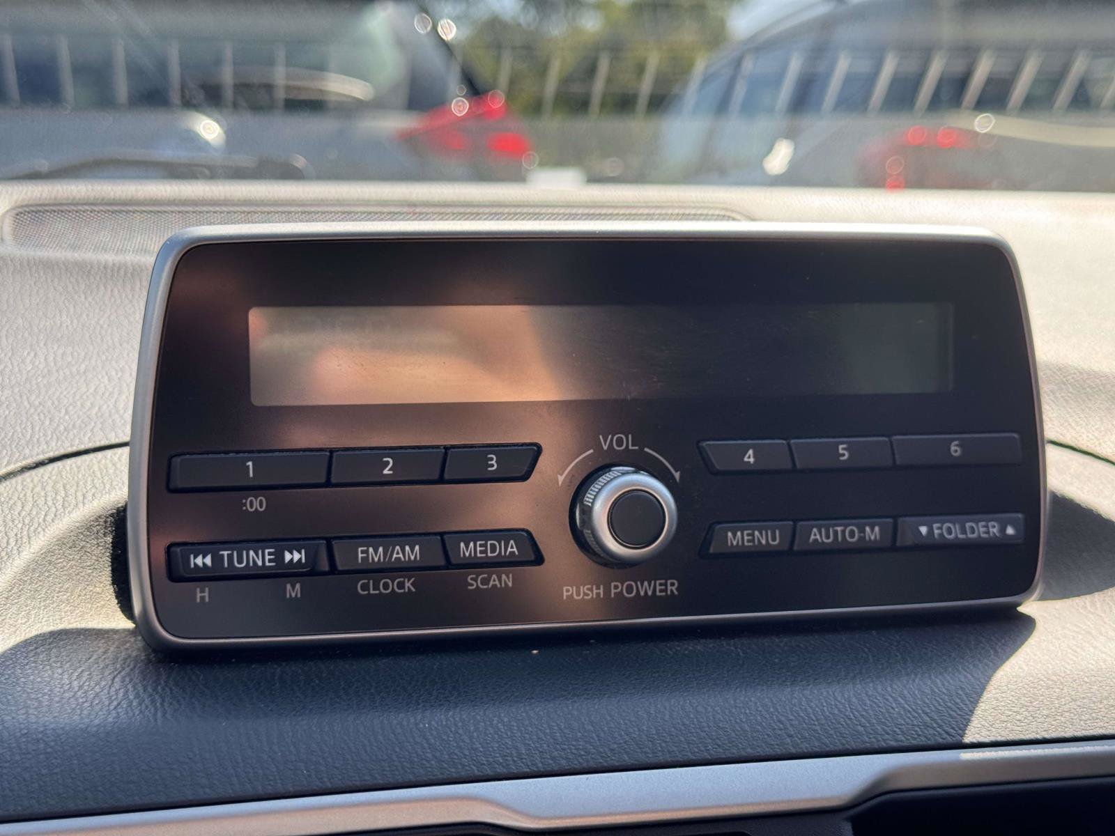Used 2015 MAZDA MAZDA3 i SV FWD image 20