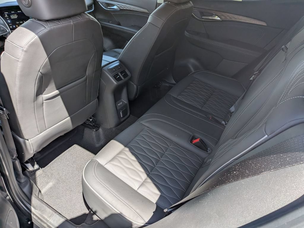 Used 2023 Buick Envision Avenir AWD/4WD image 32