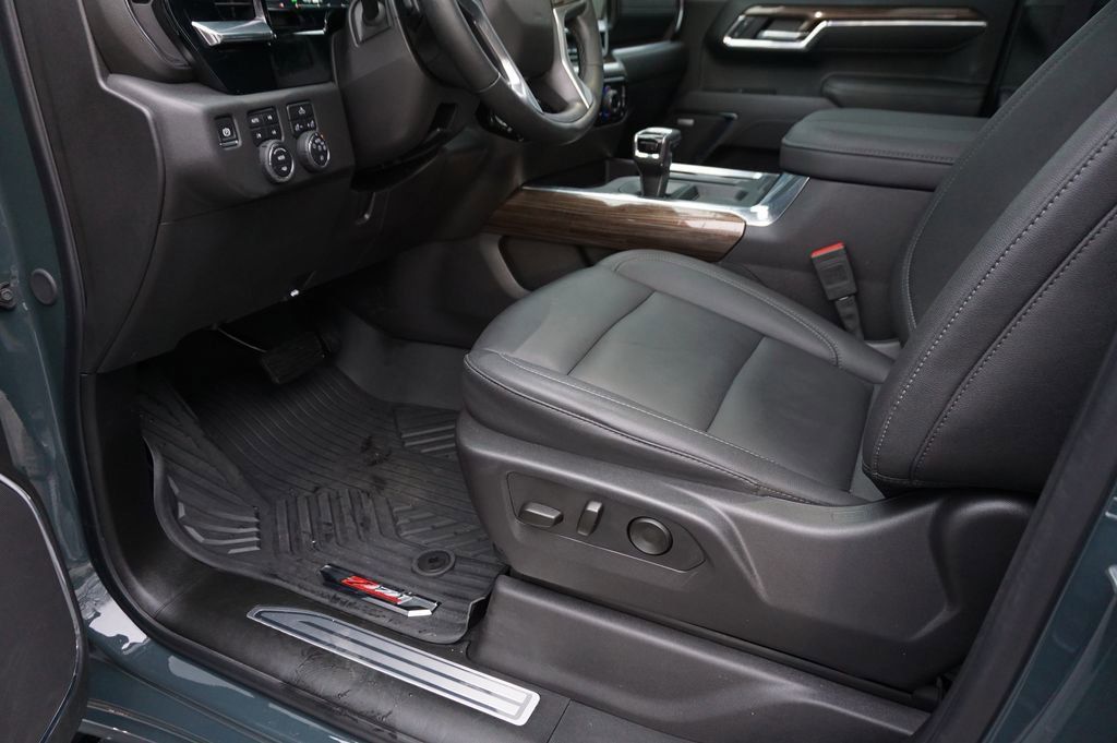 Used 2025 Chevrolet Silverado 1500 LT Trail Boss w/ Convenience Package II image 24