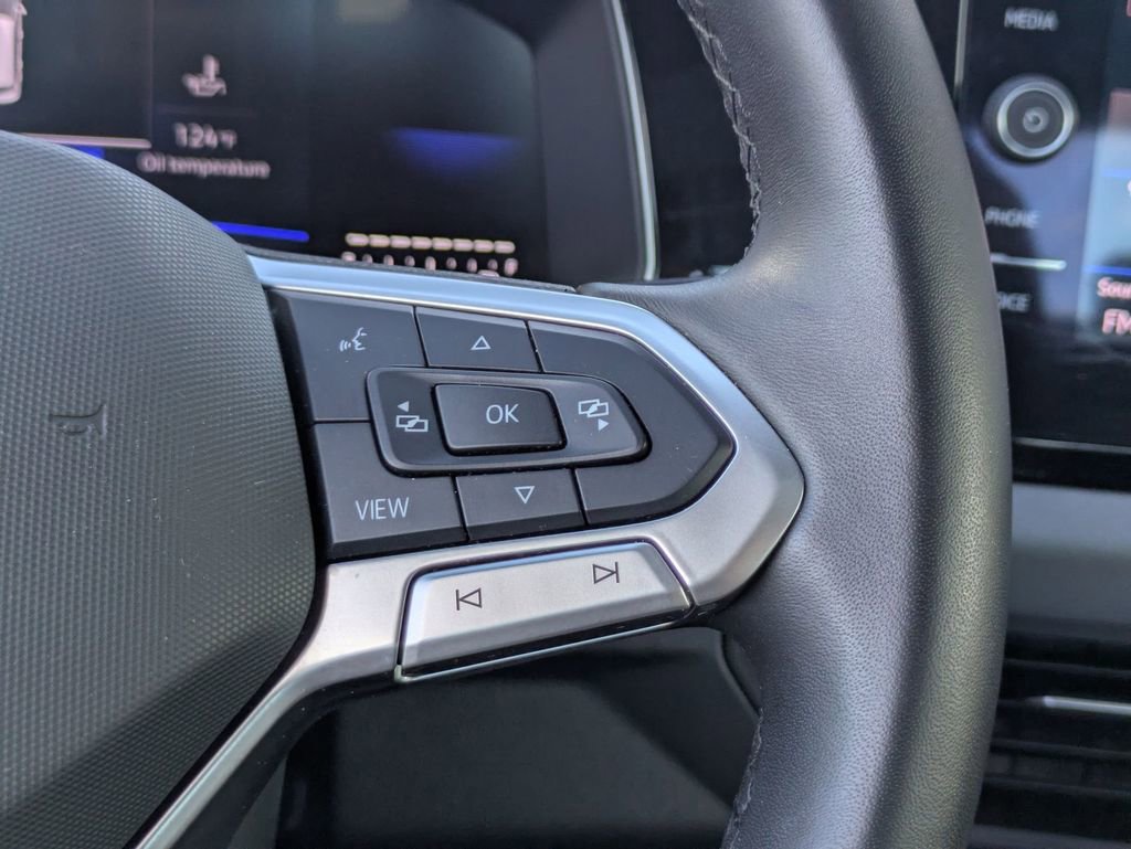 Used 2025 Volkswagen Jetta SE image 19